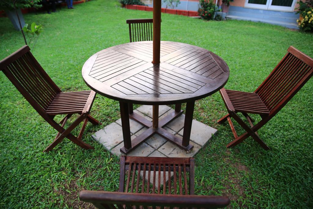 Ared Villa Katunayake Exterior photo